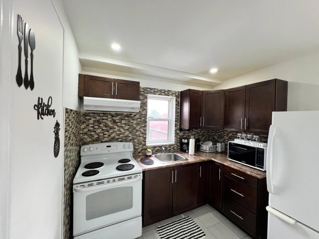 #1 Convvy-Nient Residence! Toronto Buitenkant foto